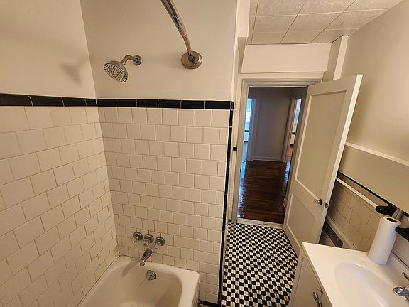 4th image of 6104 Maylane Dr