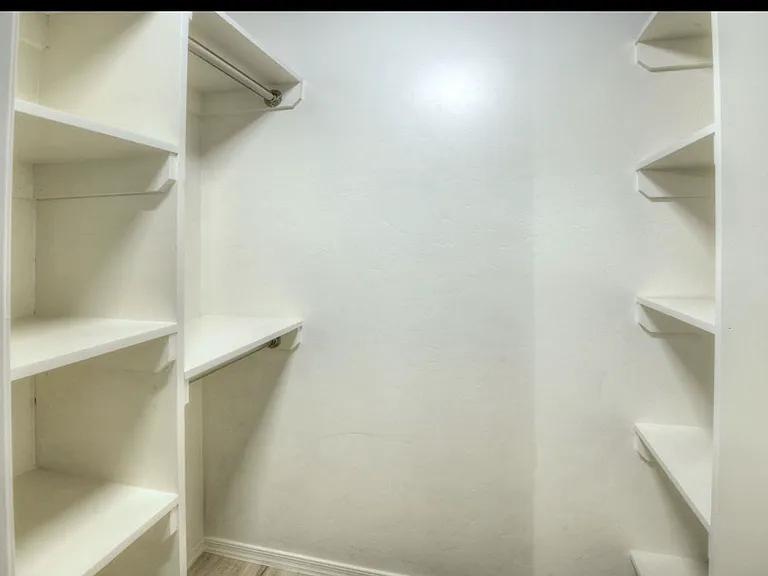 Las Villas Apartments — Photo 36
