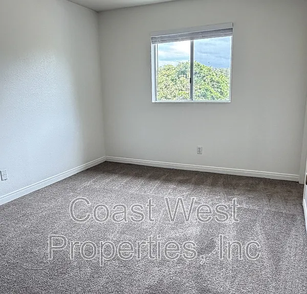 485 Chestnut Ave E — Photo 9