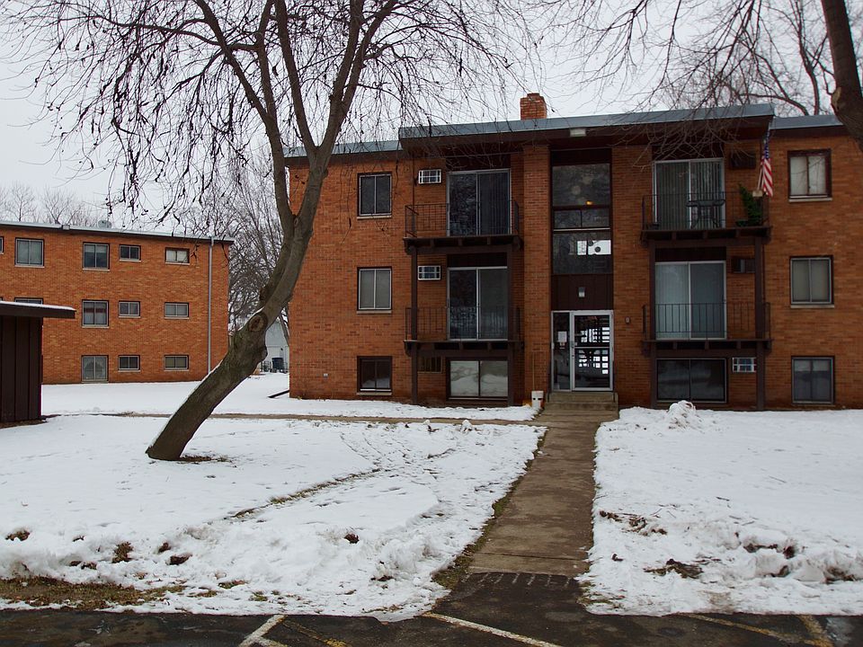 Small 11 Unit Building in Great Community / Neighborhood.