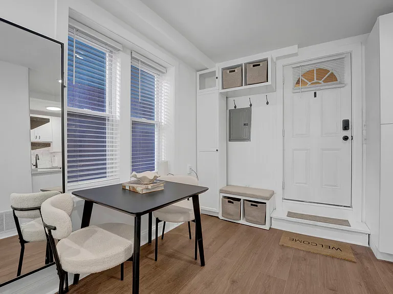 1851 W Dickens Ave #1F — Photo 3