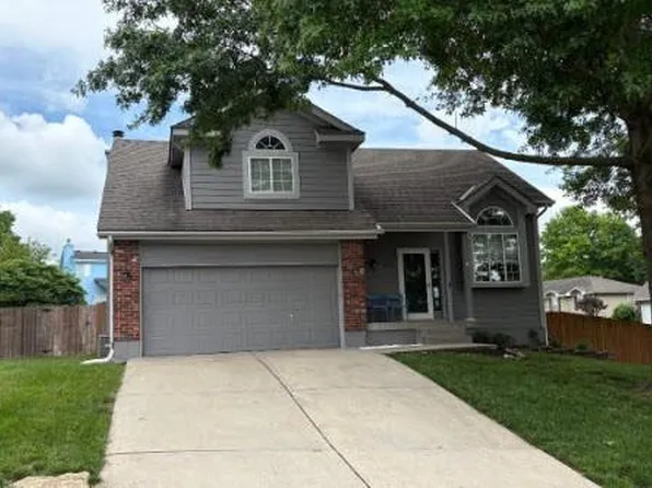 4301 NW Cortland Dr, Blue Springs, MO 64015