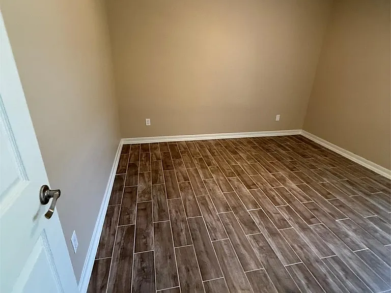 1909 Brun St #4 — Photo 34