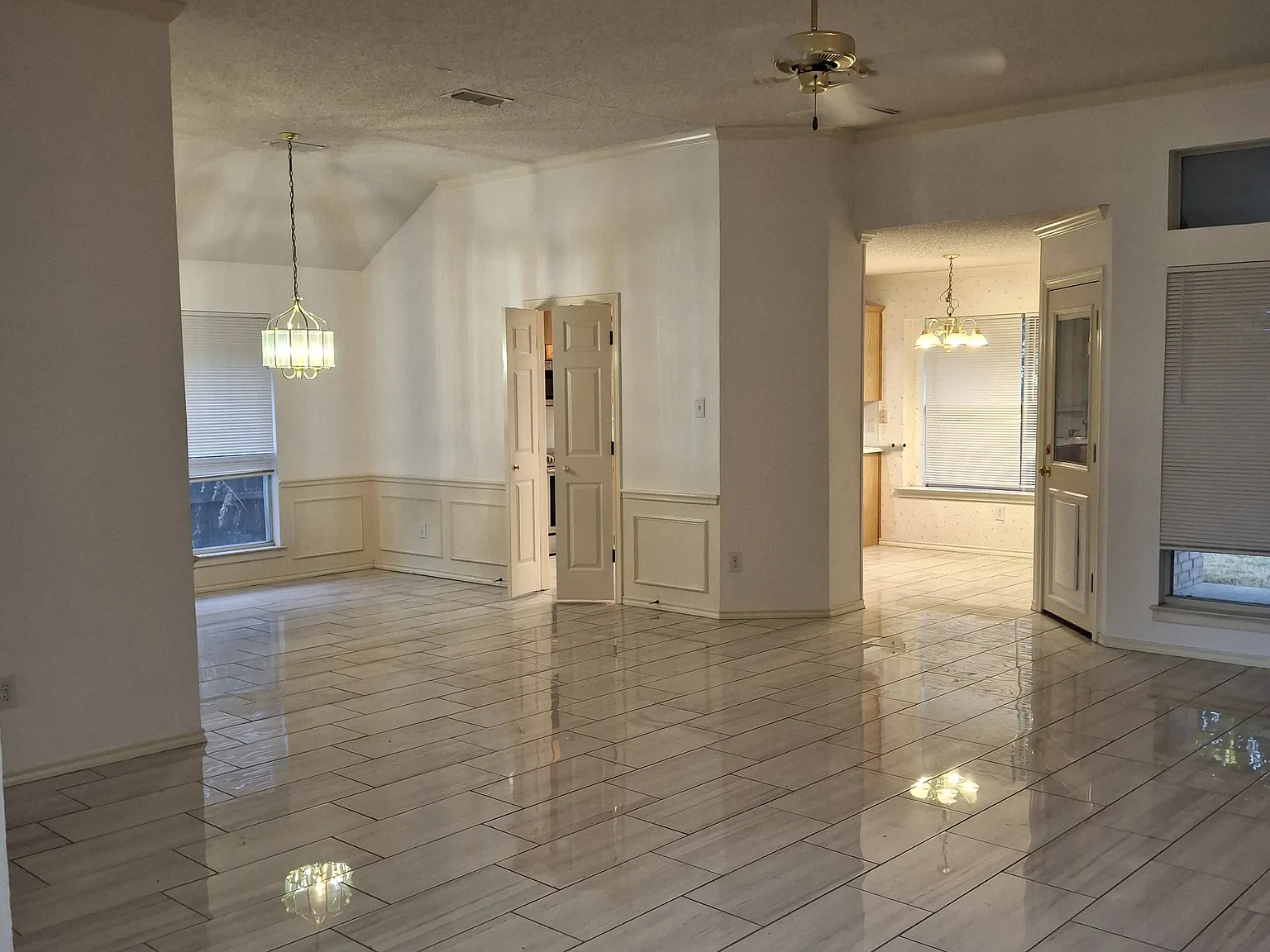 4 bed, 2000 sqft, $2,200 — Photo 4