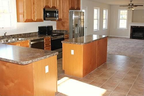 4th image of 55 Kinsley Ln