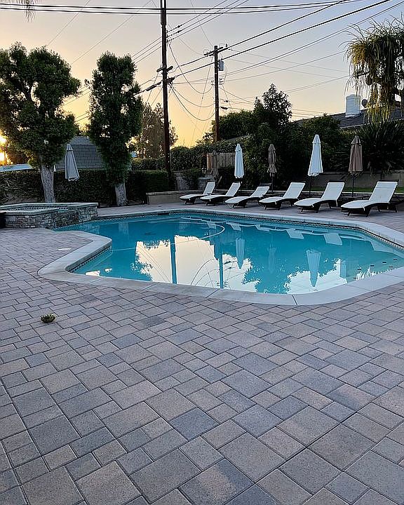2nd image of 520 Park Ln