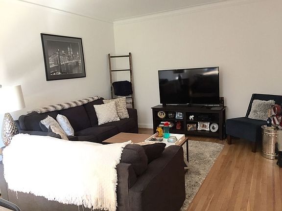 3rd image of 405 E 51st St APT 3D