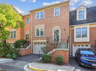 5 Taveshire Ct, Bethesda, MD 20817