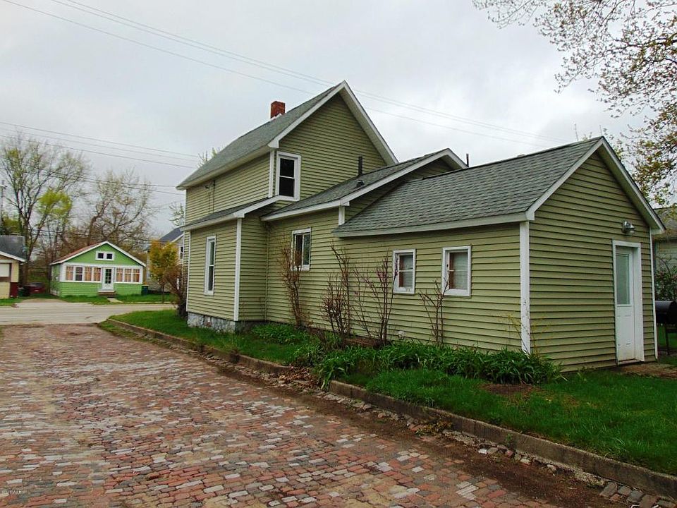2nd image of 387 Emmett St E