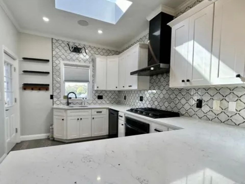 1st image of 17019 116th Ave