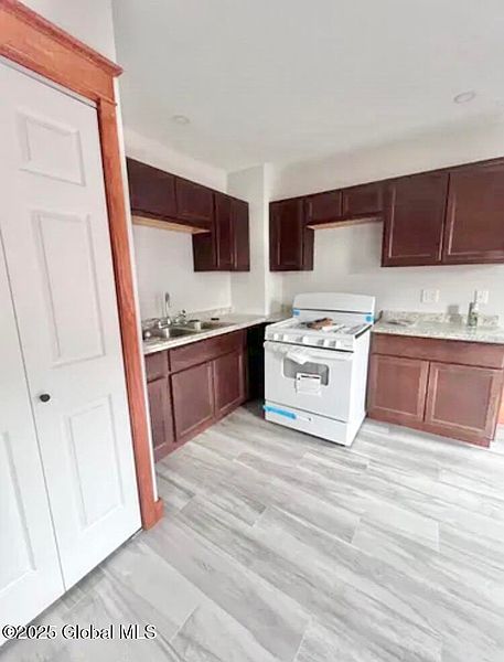 3rd image of 249 Saratoga Avenue