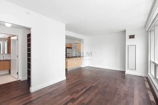 Rented by Oxford Property Group | media 17