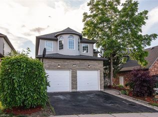 11 Apple Ridge Dr, Kitchener, ON N2P2R8