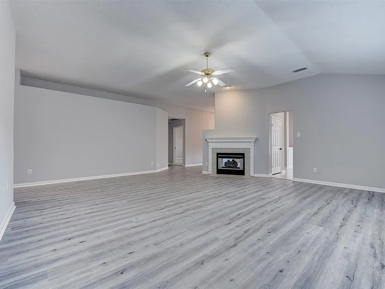 9026 Eaglecove Dr — Photo 11
