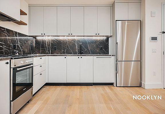 4th image of 250 Gold St #328