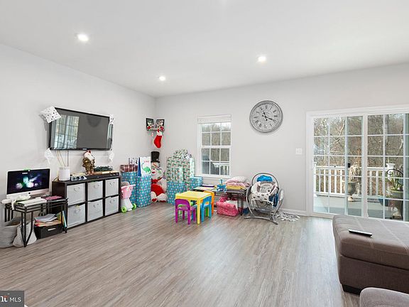 3rd image of 9722 Cedarmass Cir
