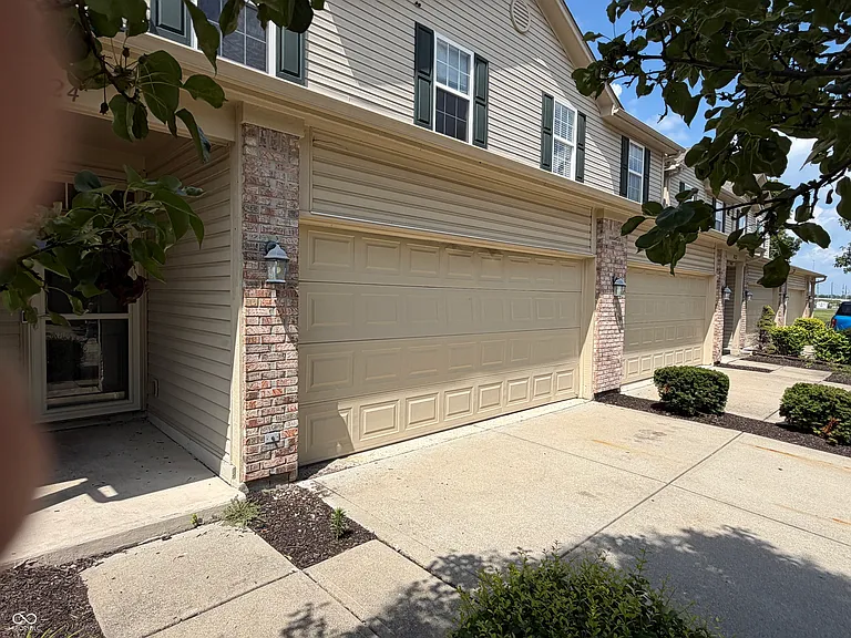 2424 Boyer Ln — Photo 3