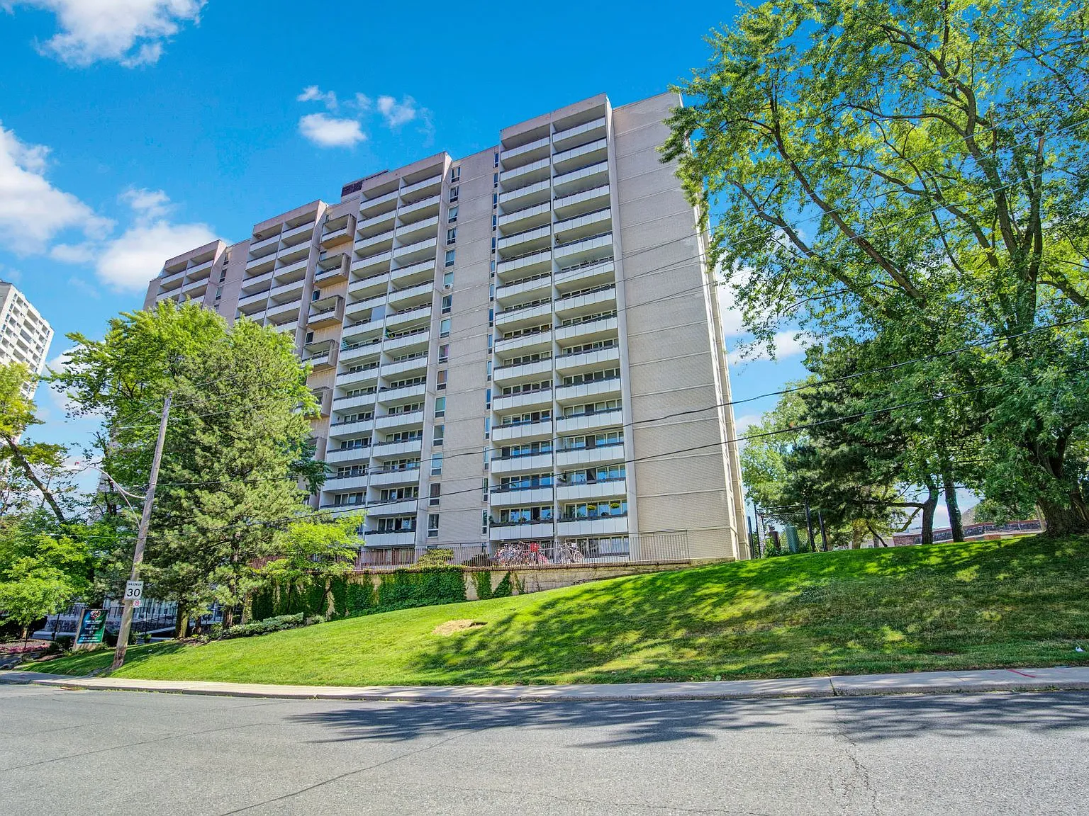 221 Balliol Street — Photo 3