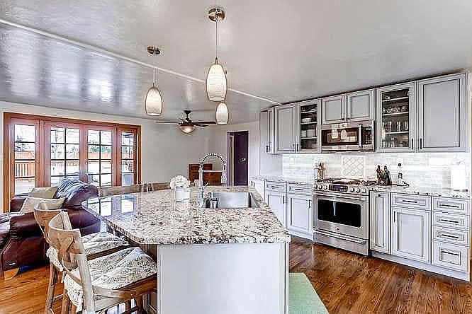 Granite and SS Kitchen