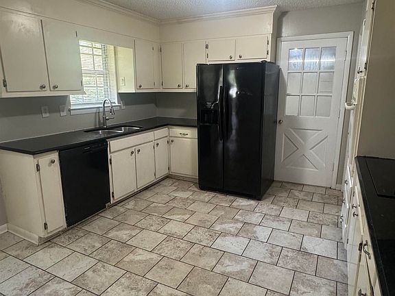 4th image of 200 Curtis Cir SE