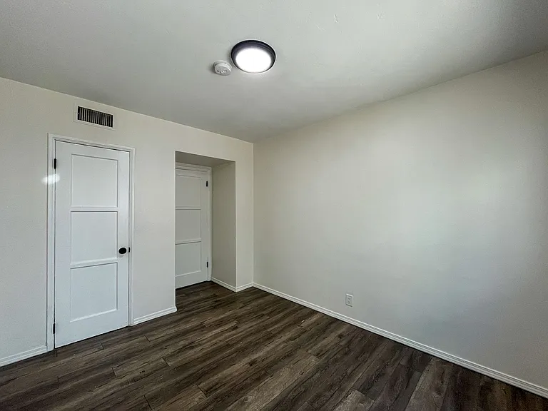 3401 W 84th Pl — Photo 6