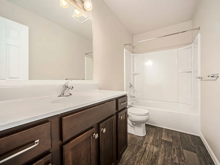 5662 Alten St — Photo 11