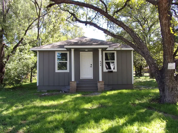 606 W Brown St, San Saba, TX 76877