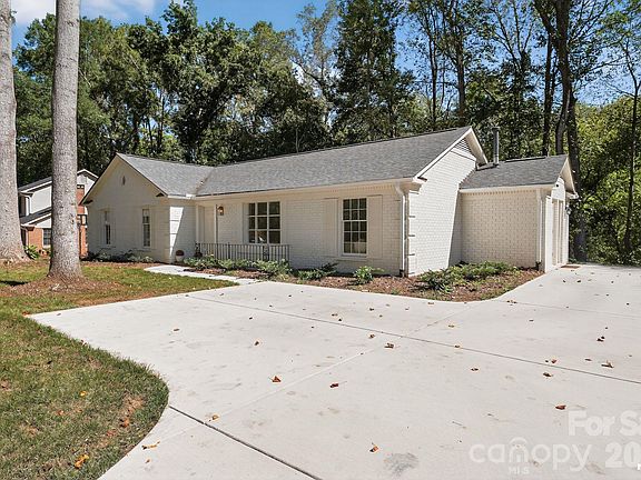 2nd image of 7107 Valley Haven Dr