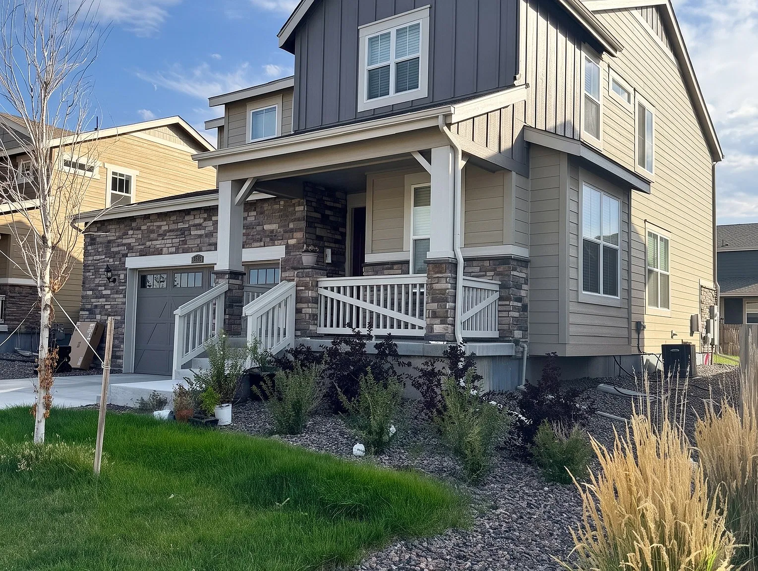 4 bed, 2.5 bath, 2422 sqft, $3,300 — Photo 2