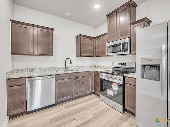 5th image of 5200 White Rose Dr