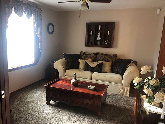 2nd image of 76 Skyline Dr