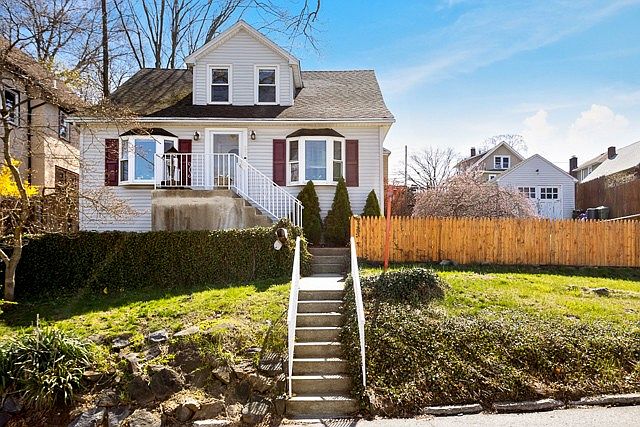 1st image of 30 N Goodwin Ave