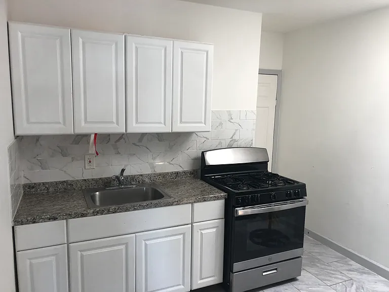 21517 Jamaica Ave #2 — Photo 4