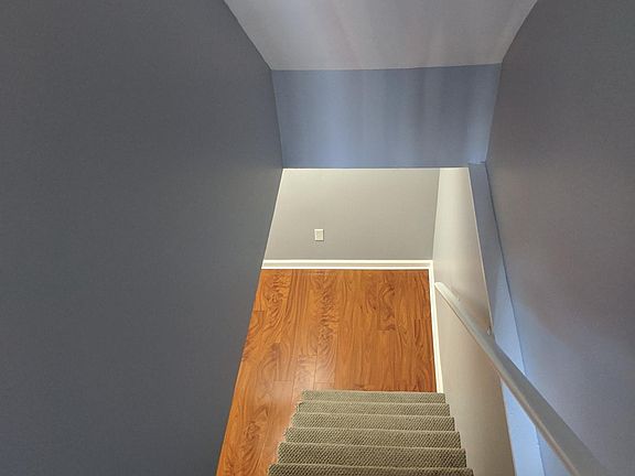 5th image of 1926 Goldsmith Ln Unit 71