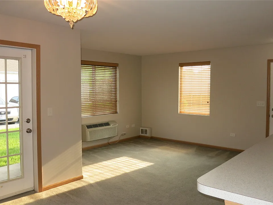 living/dining area