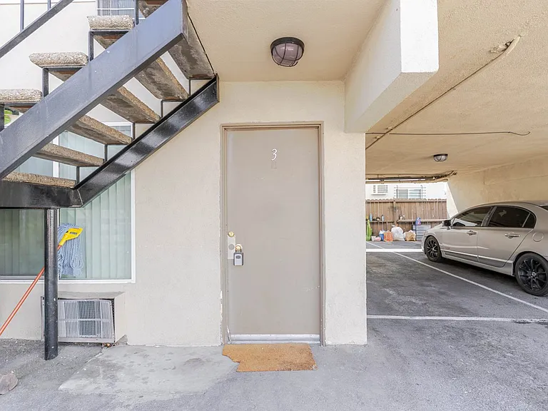 7343 Woodley Ave #3 — Photo 3