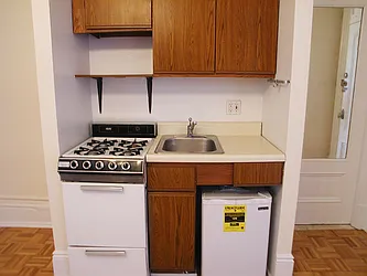 Rented by Verdi Square Realty