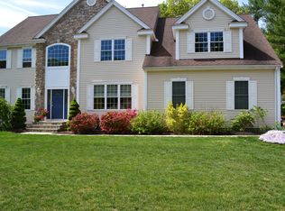 3 Judge Brown Ln, Foxboro, MA 02035