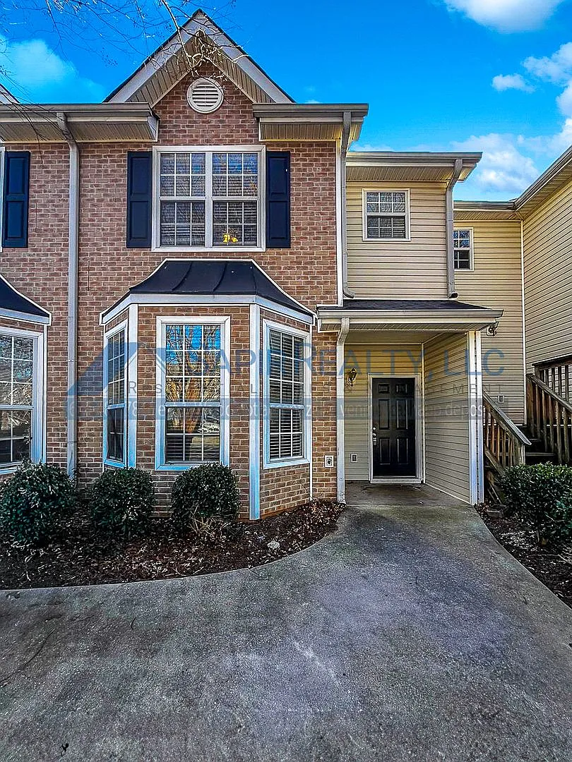 2415 Brianna Dr photo 1
