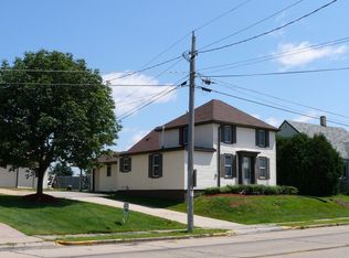 430 Main St, Dickeyville, WI 53808