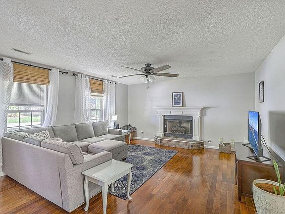 4th image of 203 Thames Ave