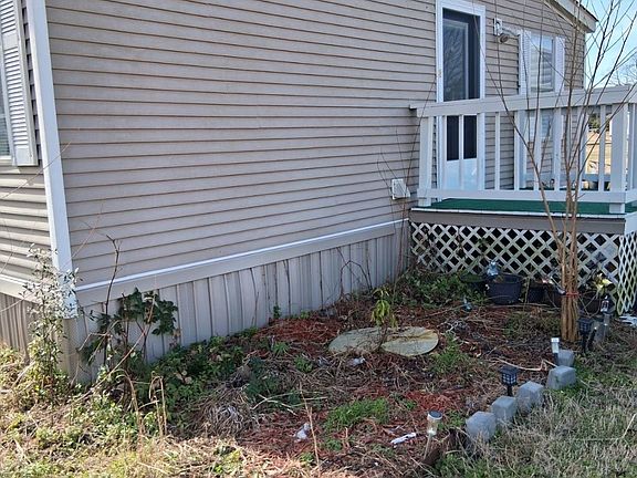 5th image of 105 Blue Gull Dr