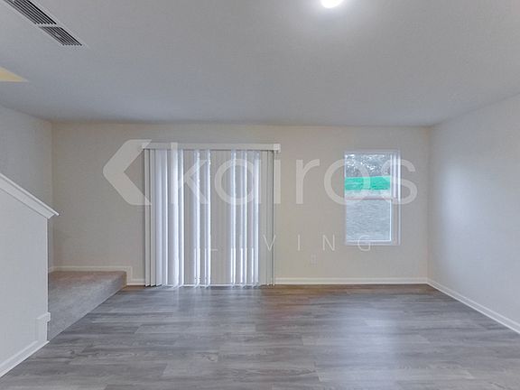 3rd image of 306 Ironwood Ct