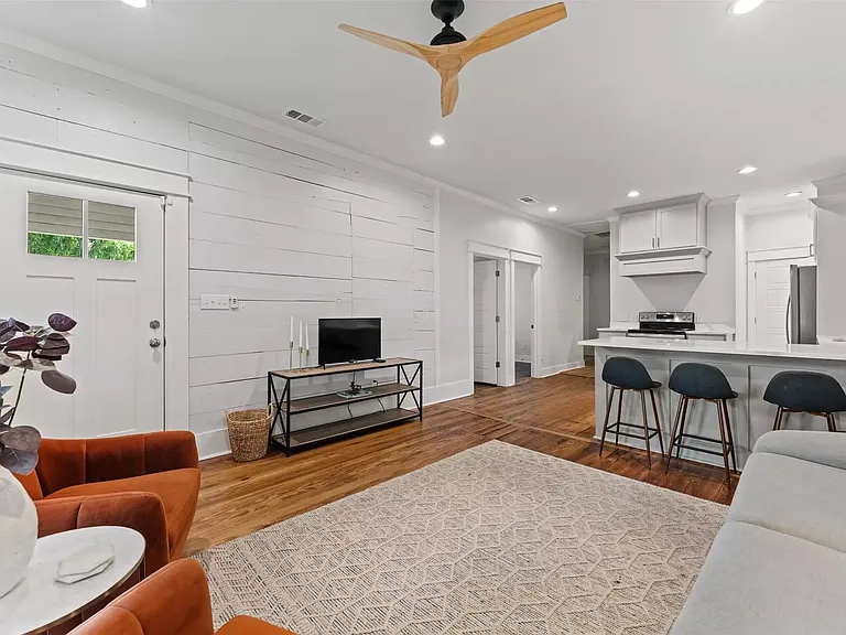 1012 Burnett Ave — Photo 16