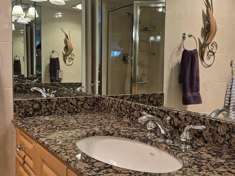 1161 Hillsboro Mile #107 — Photo 30