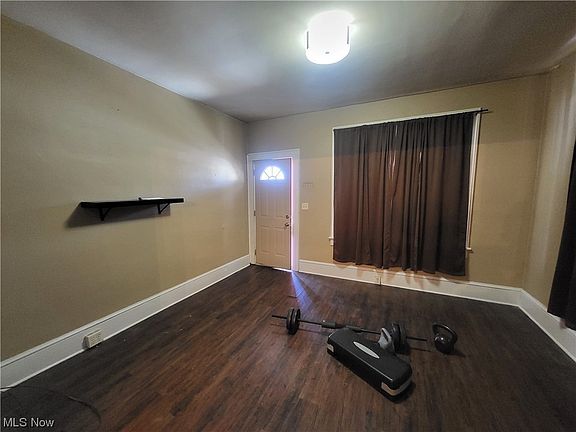 2nd image of 1342 Jewett Dr