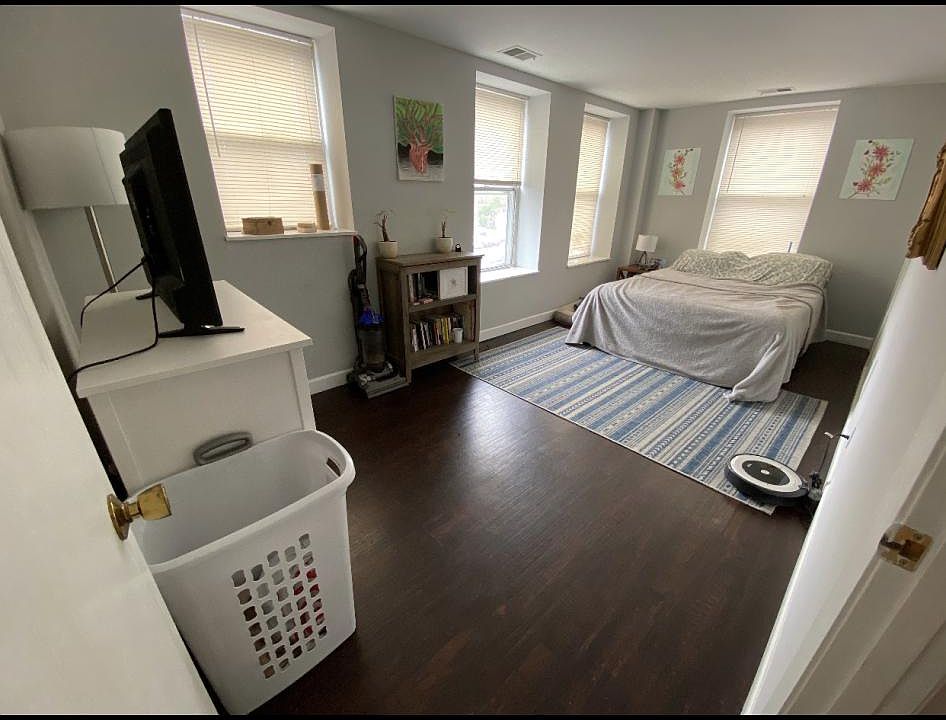 1st image of 5636 Waterman Blvd APT 22