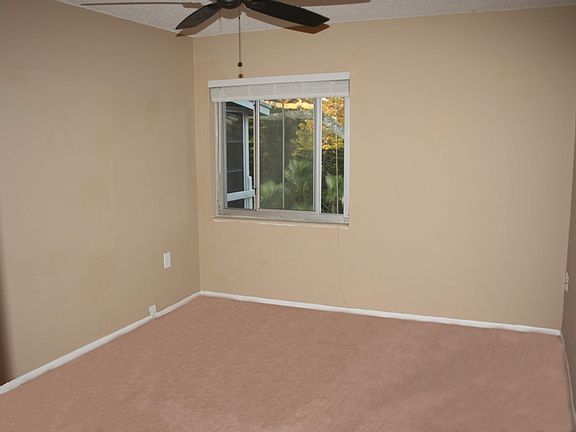 master bed rm& walk in close