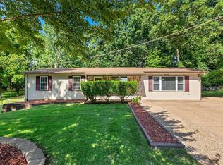 1857 West Dr, High Ridge, MO 63049