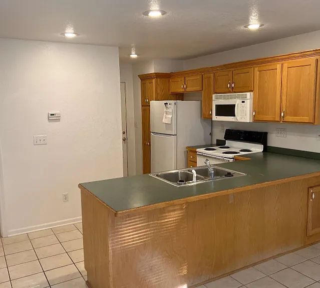 509 Zoll St #B — Photo 10